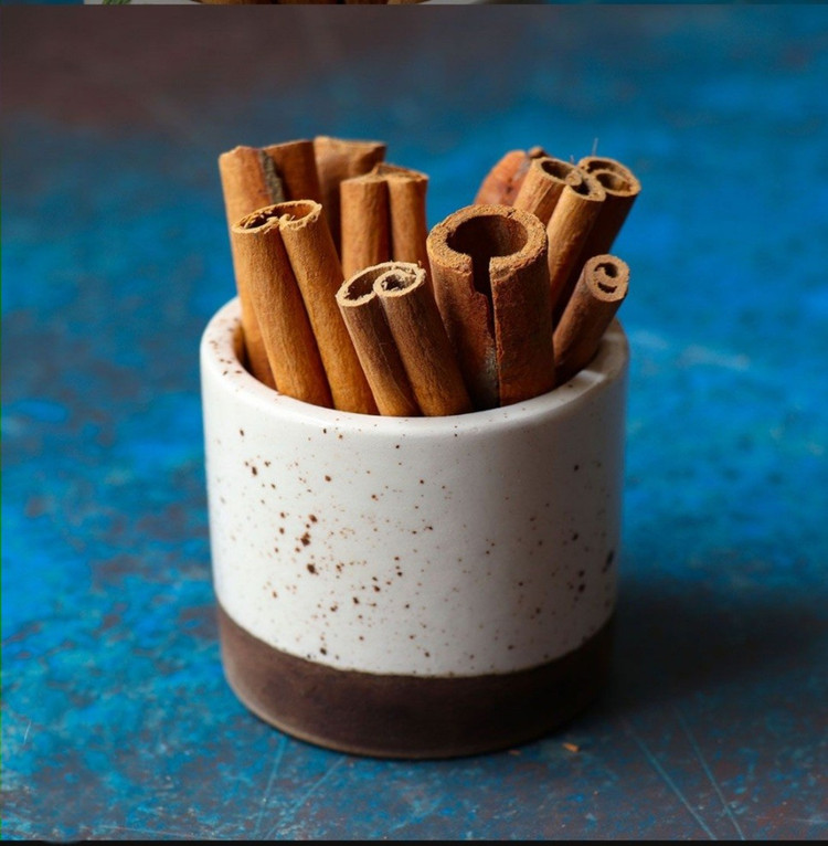 چوب دارچین لوله ای