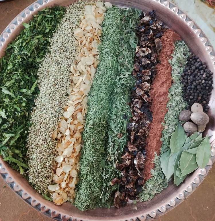 ادویه مخصوص قورمه سبزی
